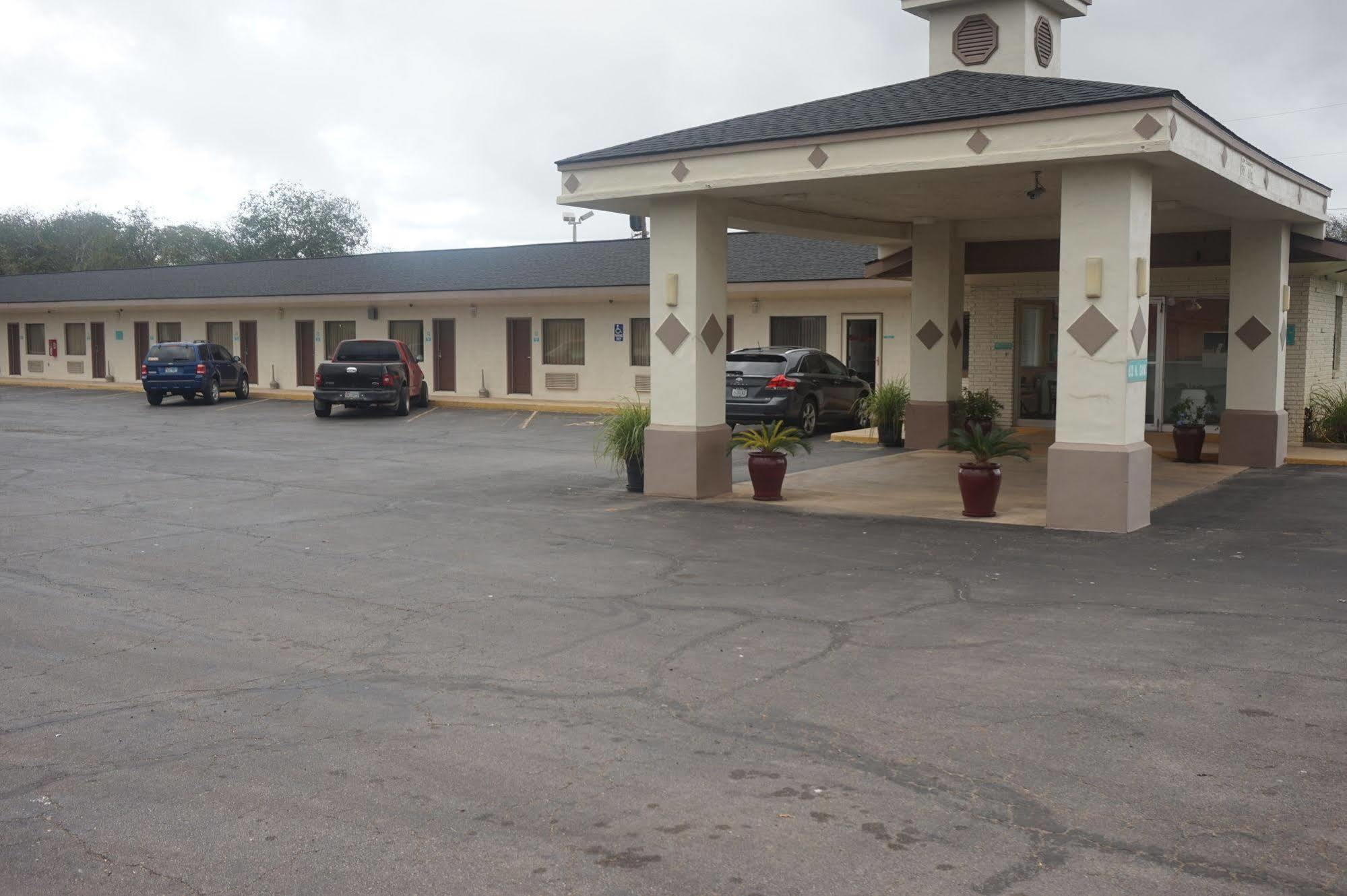 Executive Inn Pearsall Zewnętrze zdjęcie